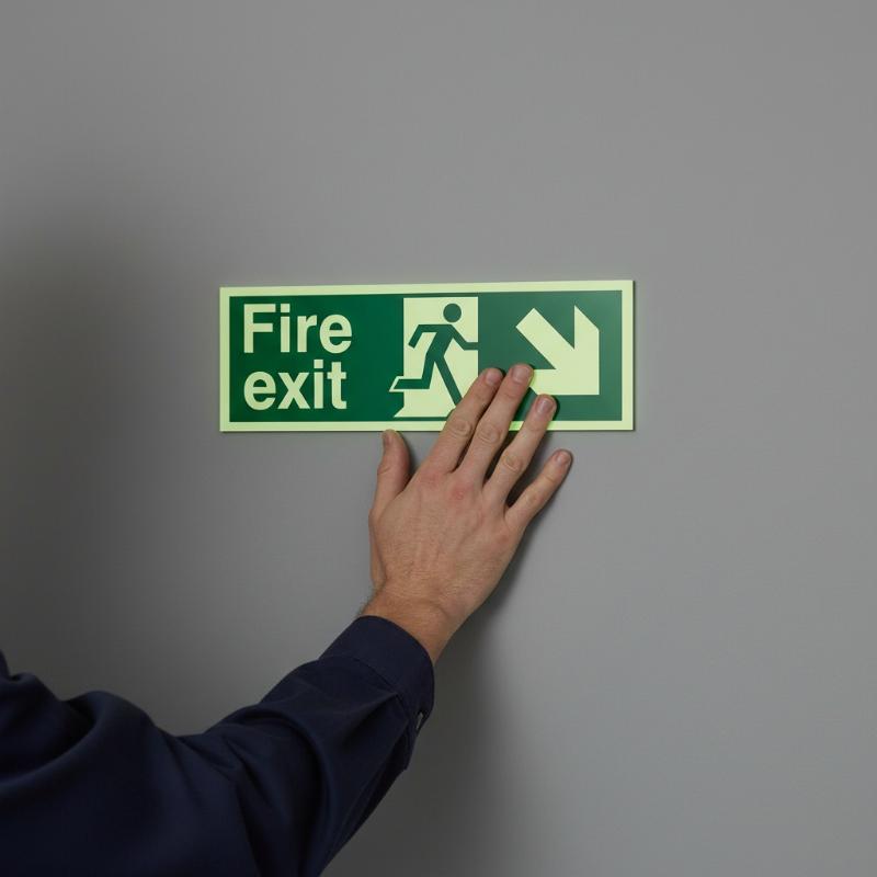 1 vel Glow-In-The-Dark Safety  - Emergency Exit Sign recensie en prijs